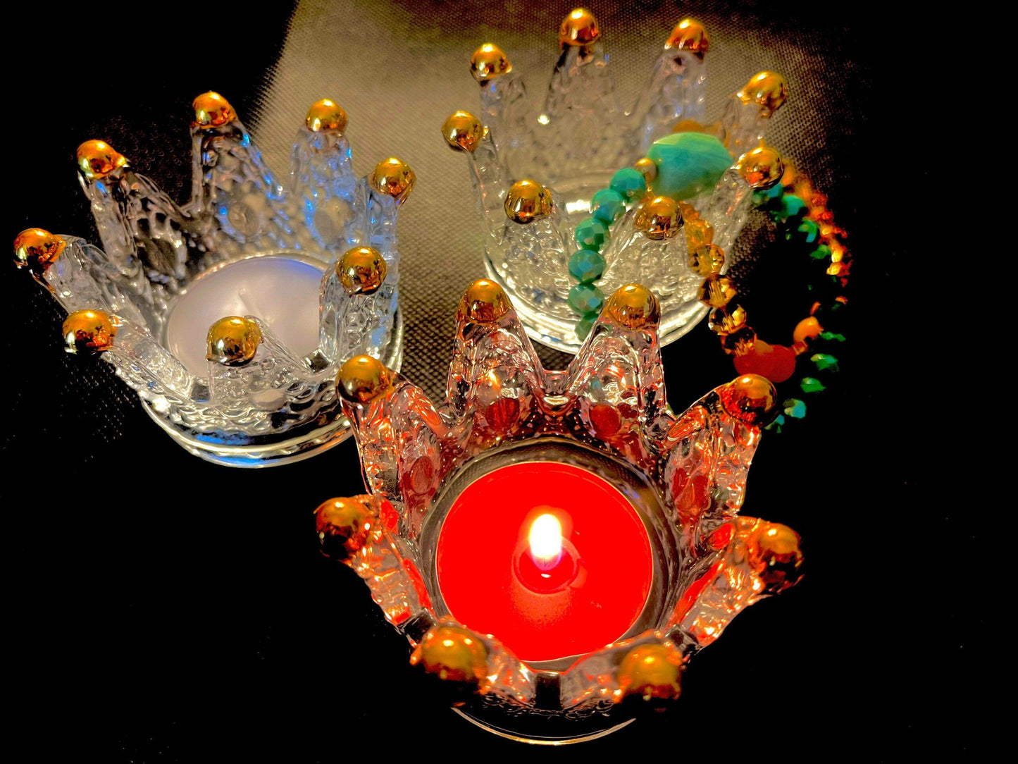 Tealight holder fit for a queen