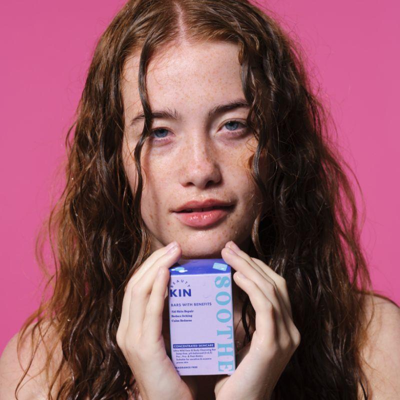 Beauty Kin Soothe Bar Lifestyle Image with model