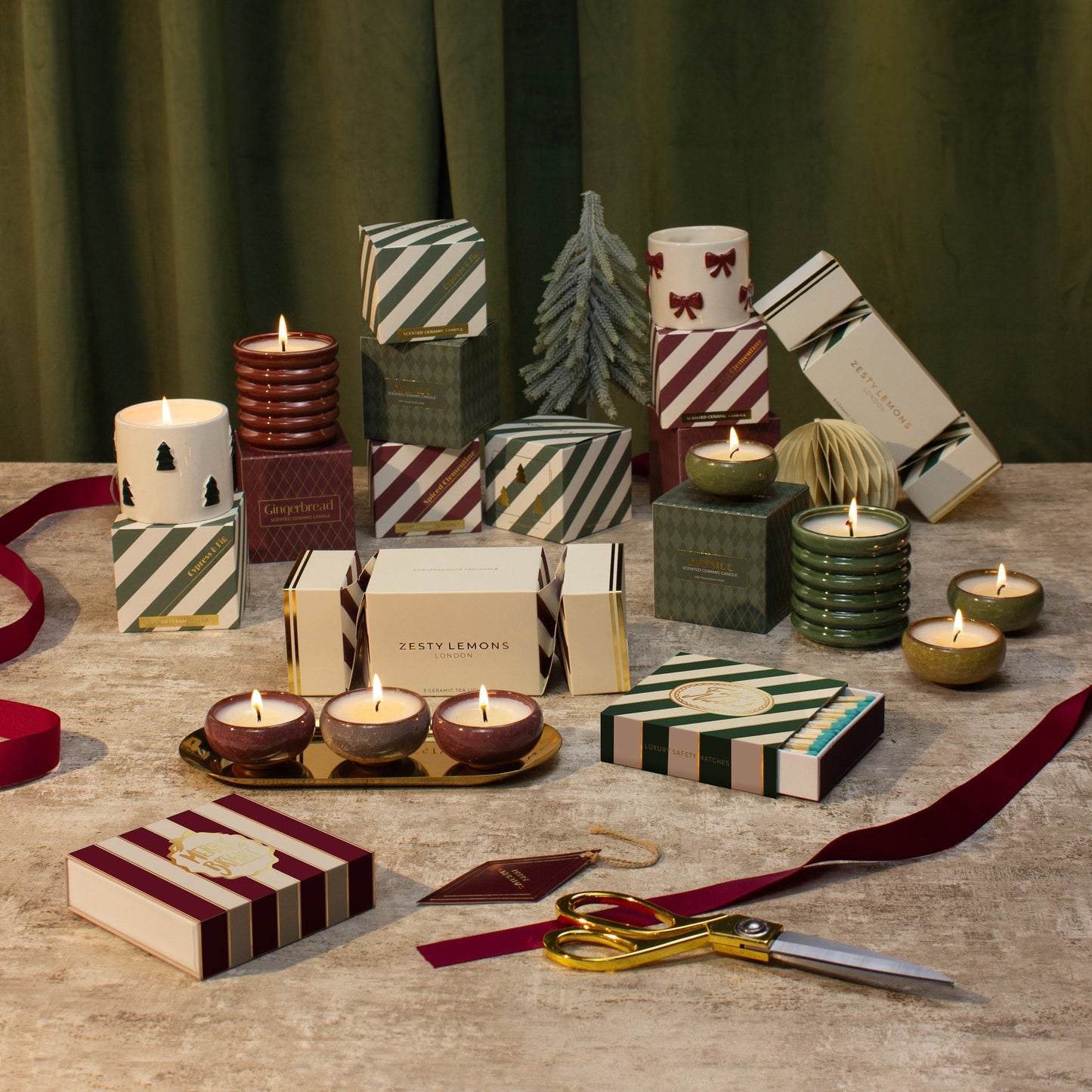 Zesty Lemons Under the Tree: Christmas Spruce Candle - Cypress & Fig