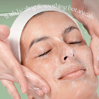 MG Skincare - SOOTHING MILKY CLEANSER