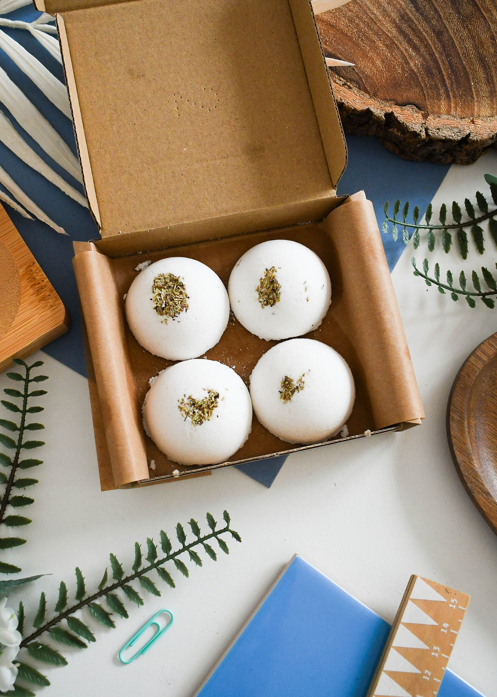 The Natural Spa - Breathe Aromatherapy Shower Steamers – Eucalyptus, Rosemary & Peppermint – Set of 4