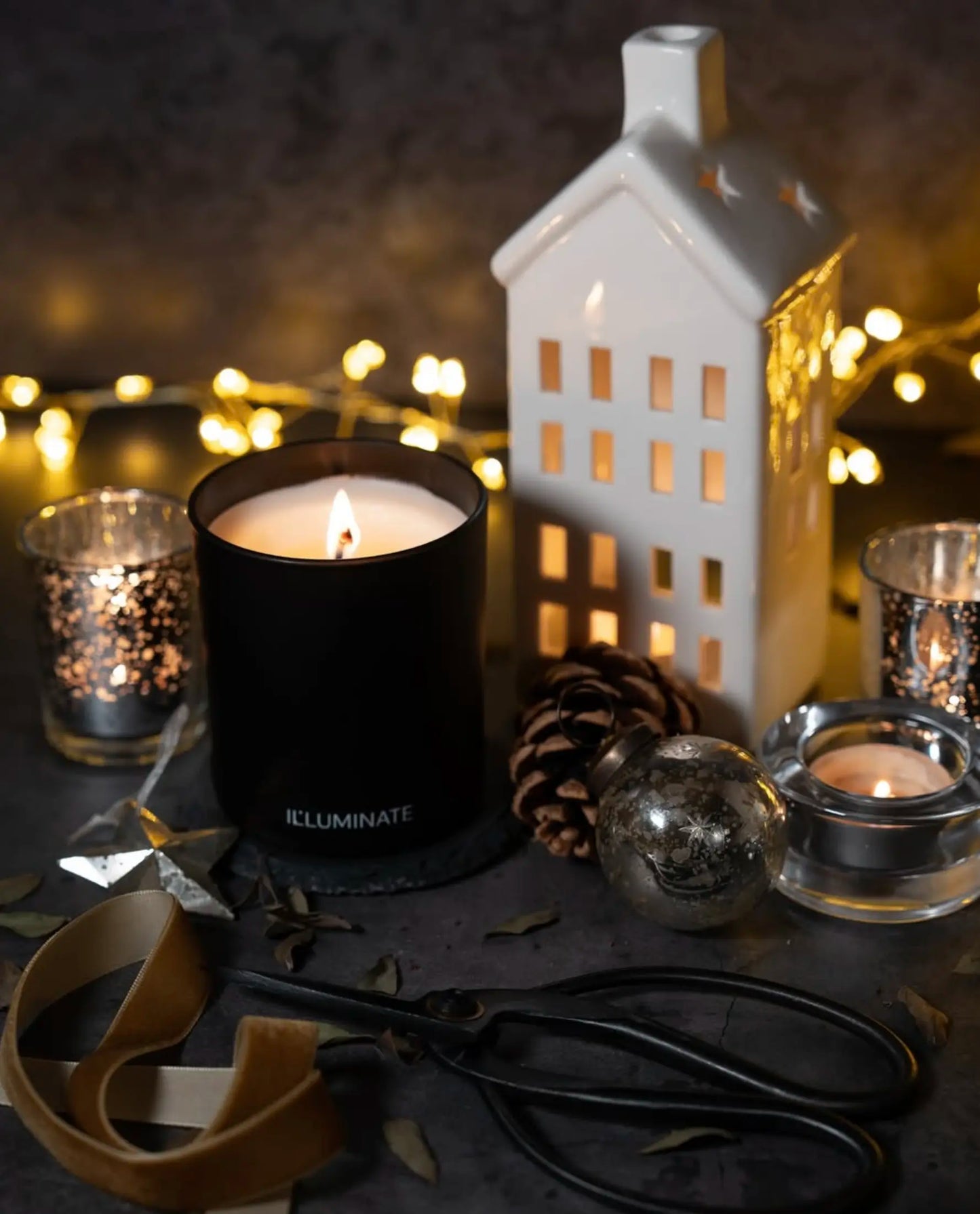 IL LUMINATE Refillable Candles: Candle Winter - Dark Amber and Mandarin