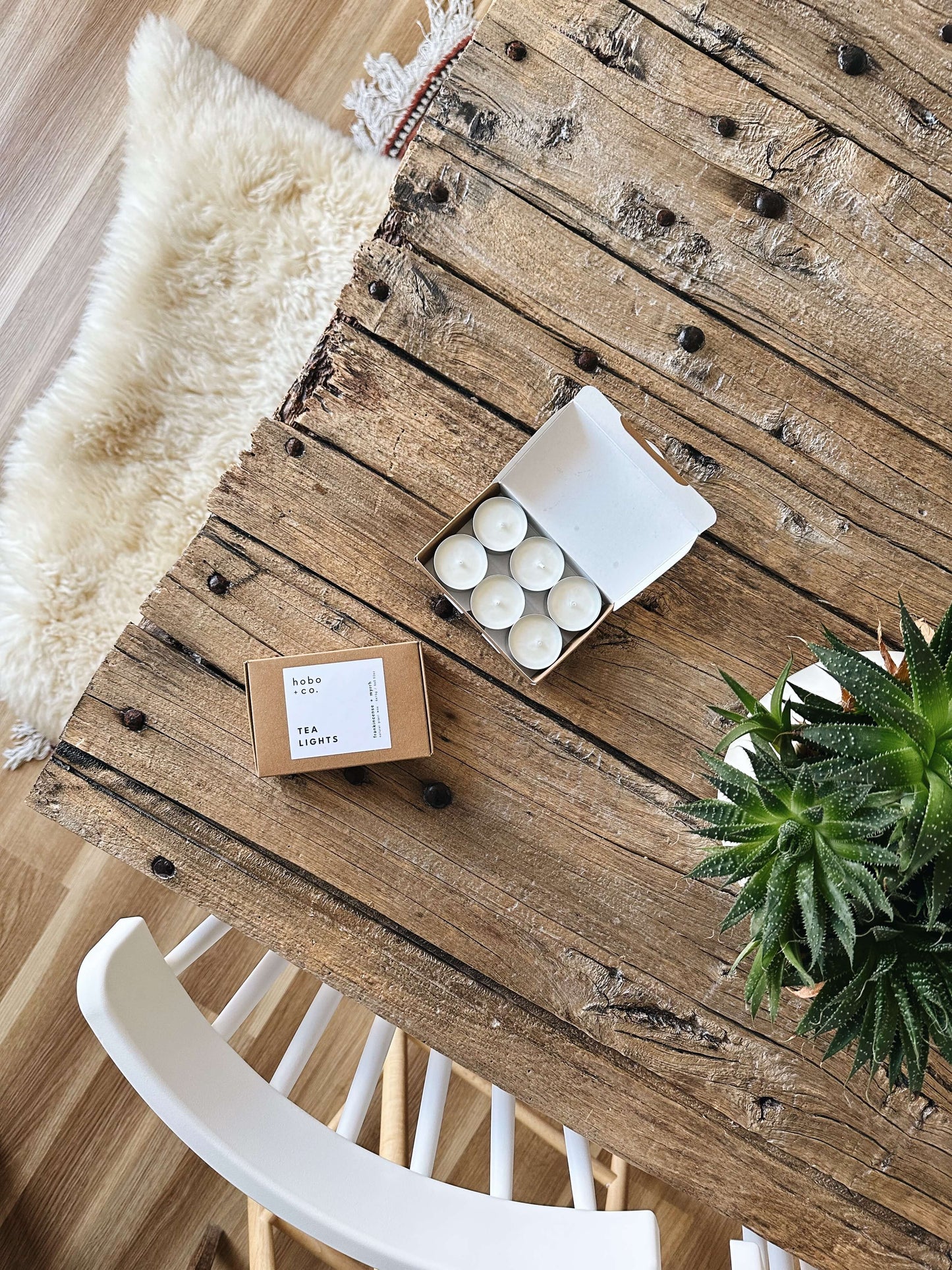 Hobo+Co - Christmas Frankincense + Myrrh Tealights x6 Gift Box