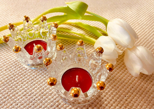 Tealight holder fit for a queen